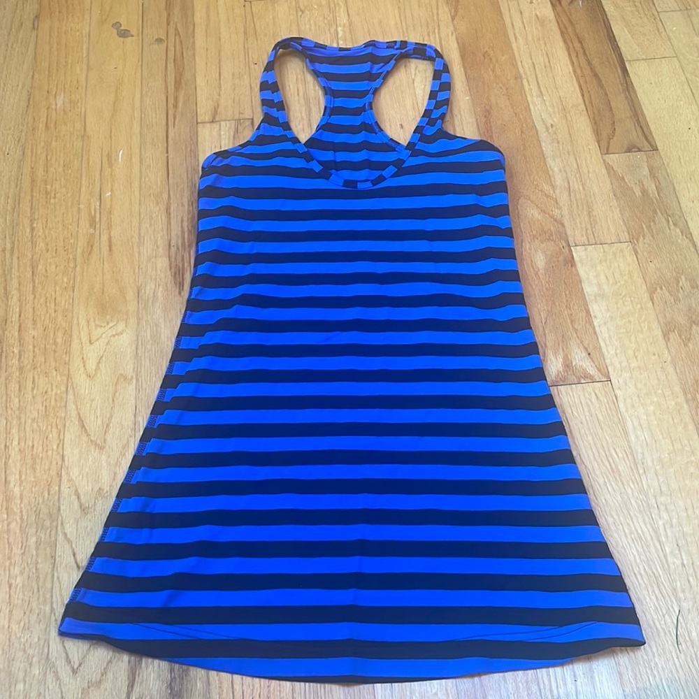 Lululemon blue/black racerback tank - Size 4